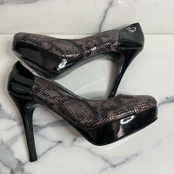 Guess Women's Black Brown Reptile Platform Pumps Andrea Heels Sz 8 Date Night - Picture 5 of 7